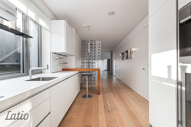 Izīrē ekskluzīvu penthouse apartamentu Kalpaka bulvārī 9
Modernai un komfortablai dzīvei Rīga - foto 1