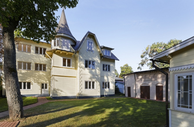 Tiek pārdota villa Majoros, villa un palīgēkas uzbūvētas Jūrmalai raksturīgā stilā, Jūrmala - foto 9