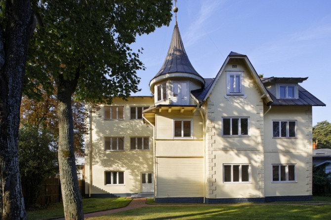 Tiek pārdota villa Majoros, villa un palīgēkas uzbūvētas Jūrmalai raksturīgā stilā, Jūrmala - foto 2