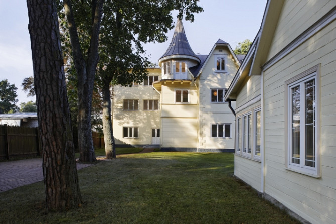 Tiek pārdota villa Majoros, villa un palīgēkas uzbūvētas Jūrmalai raksturīgā stilā, Jūrmala - foto 3