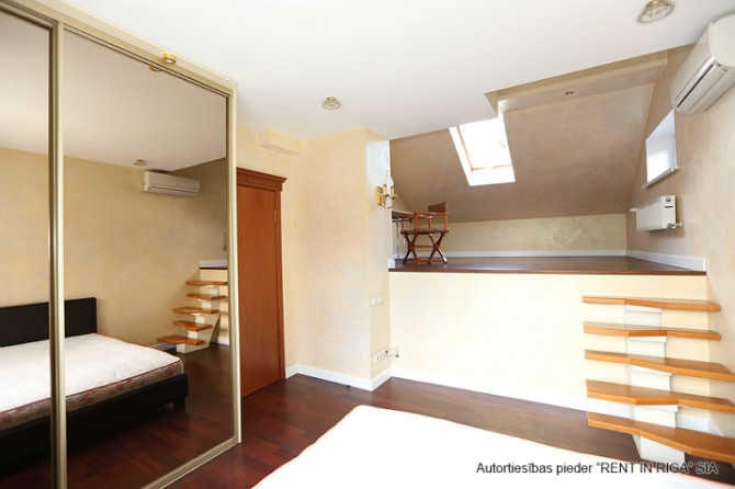 Tiek izīrēta sekciju rindu mājā  Rīgas visprestižākajā rajonā  Mežaparkā. Māja atrodas zaļā, klusā,  Рига - изображение 5