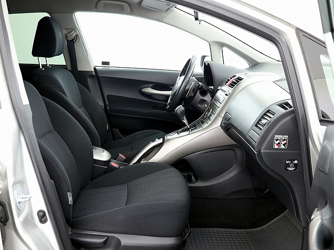 Toyota Auris Linea Sol ATM 1.6 91kW Таллин - изображение 6