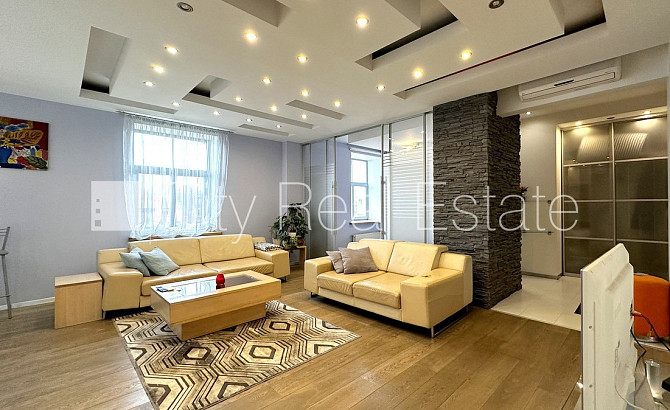 Дом во дворе, благоустроенная озеленённая территория, места для нескольких Рига - изображение 18