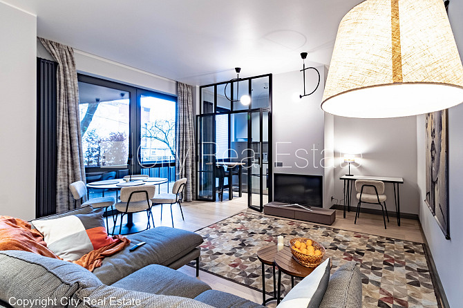 Фасадный дом, реновированный дом, закрытый двор, вход с улицы, лифт, лестничная Рига - изображение 16