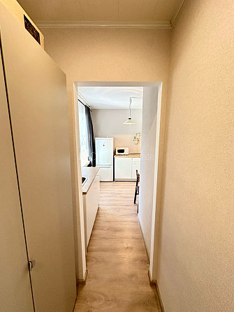 Фасадный дом, реновированный дом, закрытый двор, вход с улицы, лифт, лестничная Рига - изображение 7