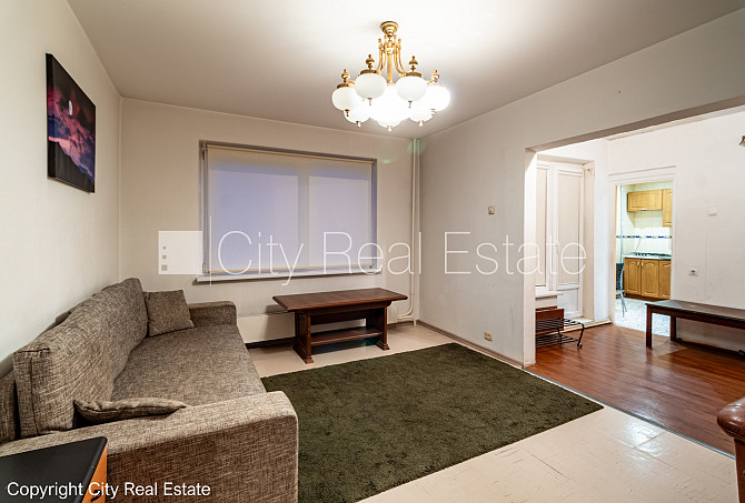 Pagalma ēka, renovēta māja, labiekārtots apzaļumots pagalms, slēgts pagalms, iežogota Rīga - foto 1