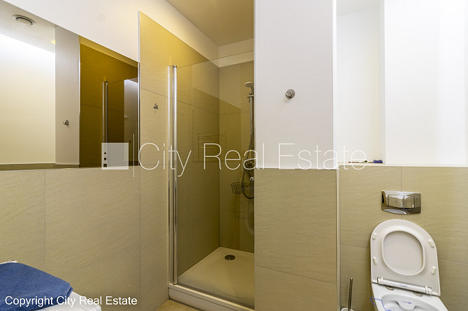 Дом во дворе, реновированный дом, благоустроенная озеленённая территория, место Рига - изображение 11