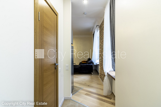 Дом во дворе, реновированный дом, благоустроенная озеленённая территория, место Рига - изображение 10