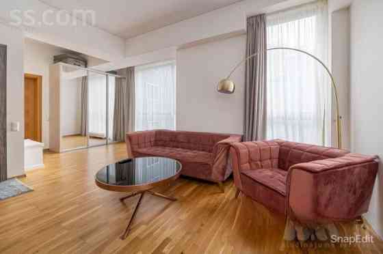 Просторная и элегантная 4-комнатная квартира с террасой и подземной парковкой Юрмала