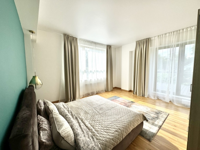 Plašs un elegantas apdares 4-istabu dzīvoklis ar terasi un pazemes stāvvietu  tikai 300 m no Jūrmala - foto 8