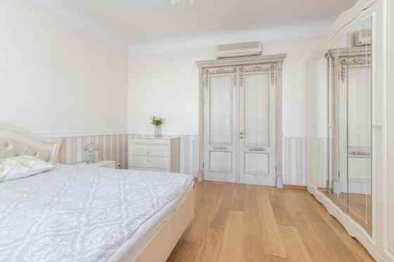 An opportunity to live in the very heart of Old Riga. This apartment offers everything a city life e Рига