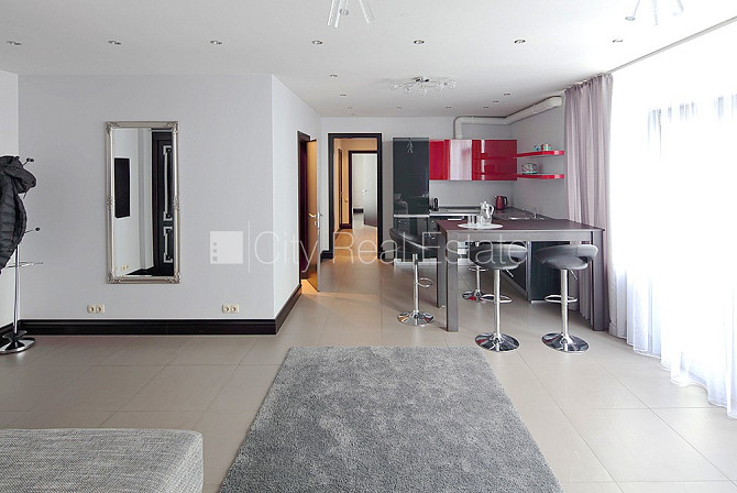 Pagalma māja, renovēta māja, slēgts pagalms, guļamistabu skaits 3 gab., studio tipa, virtuve Rīga - foto 9