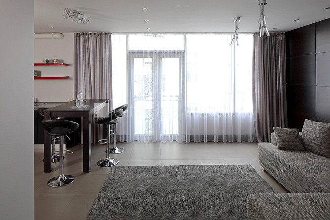 Pagalma māja, renovēta māja, slēgts pagalms, guļamistabu skaits 3 gab., studio tipa, virtuve Rīga - foto 8