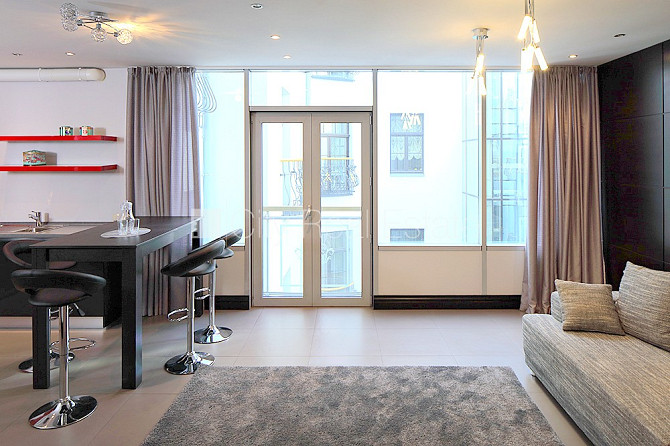 Pagalma māja, renovēta māja, slēgts pagalms, guļamistabu skaits 3 gab., studio tipa, virtuve Rīga - foto 20