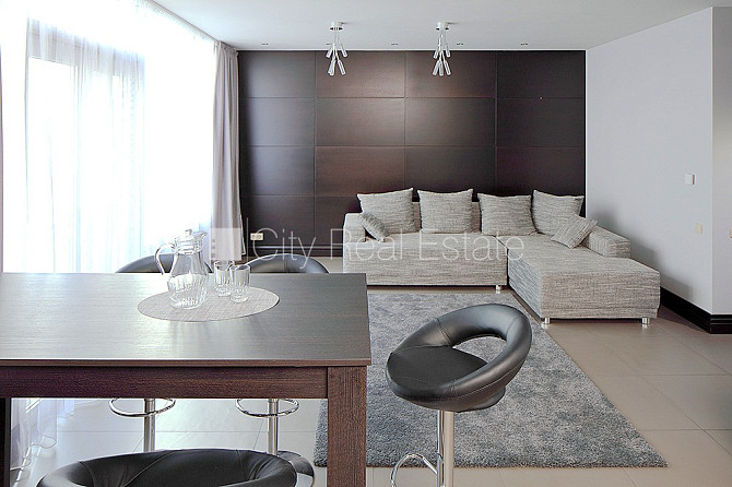 Pagalma māja, renovēta māja, slēgts pagalms, guļamistabu skaits 3 gab., studio tipa, virtuve Rīga - foto 14