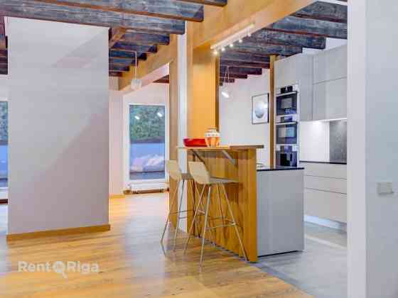 Комфорт частного дома в сочетании с преимуществами квартиры. Квартира светлая, Рига