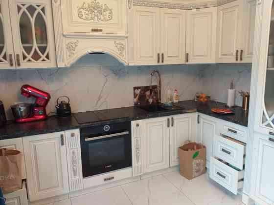 Elitārā ciematā “Jūras krasti” tiek piedāvāta jauna divstāvu privātmāja. Ciemats ir izvietots... Царникава