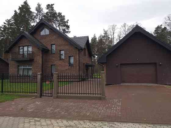 Elitārā ciematā “Jūras krasti” tiek piedāvāta jauna divstāvu privātmāja. Ciemats ir izvietots... Царникава