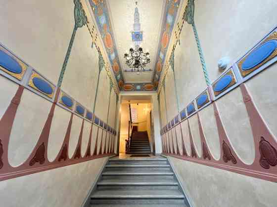 Продается квартира в отреставрированном здании в активном центре Риги, на тихой Rīga