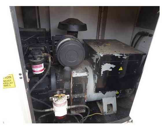 Dīzeļģeneratorus100 KVA - 2005 FG WILSON PERKINS ENGINE Lietots: Dīzeļģenerators Lieliskā... Рига