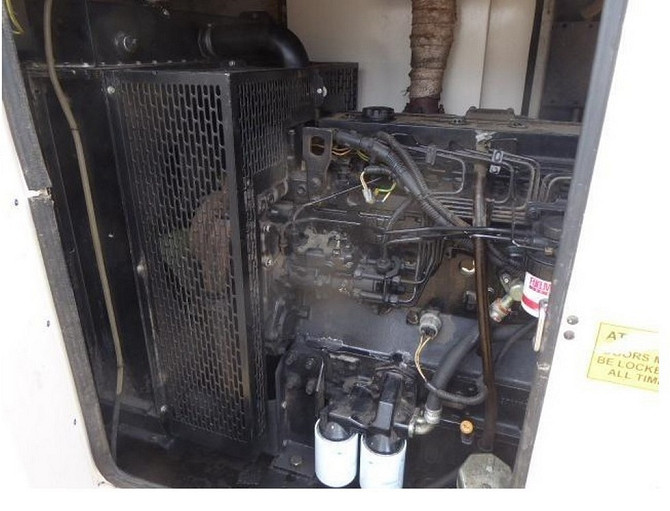 Dīzeļģeneratorus100 KVA - 2005 FG WILSON PERKINS ENGINE Lietots: Dīzeļģenerators Lieliskā... Rīga - foto 4