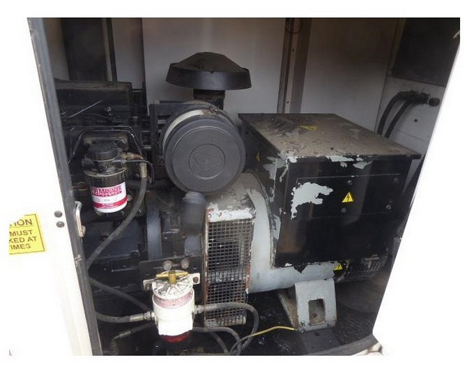 Dīzeļģeneratorus100 KVA - 2005 FG WILSON PERKINS ENGINE Lietots: Dīzeļģenerators Lieliskā... Rīga - foto 3