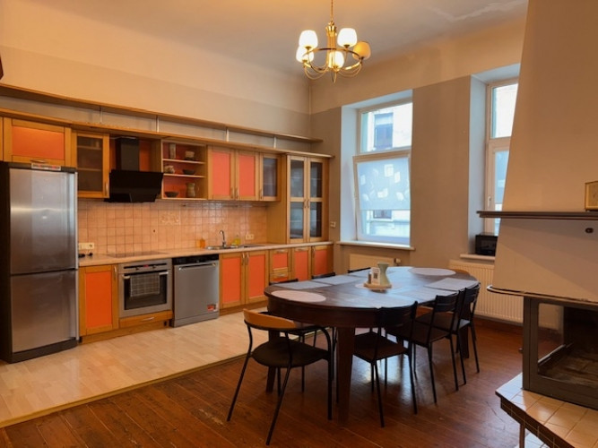 Plašs 5-istabu dzīvoklis Rīgas centrā!                                     Dzīvoklis ar plašu Rīga - foto 6