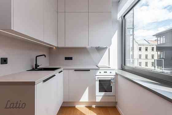 Izīrē modernu un mājīgu studijas tipa dzīvokli pašā Rīgas centrā, Stabu ielā 2A. Dzīvoklis ir pilnīb Рига