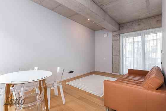 Izīrē modernu un mājīgu studijas tipa dzīvokli pašā Rīgas centrā, Stabu ielā 2A. Dzīvoklis ir pilnīb Рига