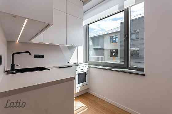 Izīrē modernu un mājīgu studijas tipa dzīvokli pašā Rīgas centrā, Stabu ielā 2A. Dzīvoklis ir pilnīb Рига