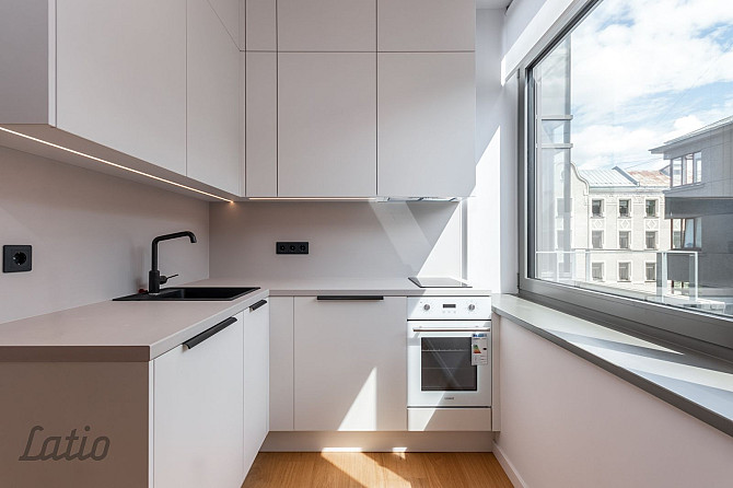 Izīrē modernu un mājīgu studijas tipa dzīvokli pašā Rīgas centrā, Stabu ielā 2A. Dzīvoklis ir pilnīb Рига - изображение 4