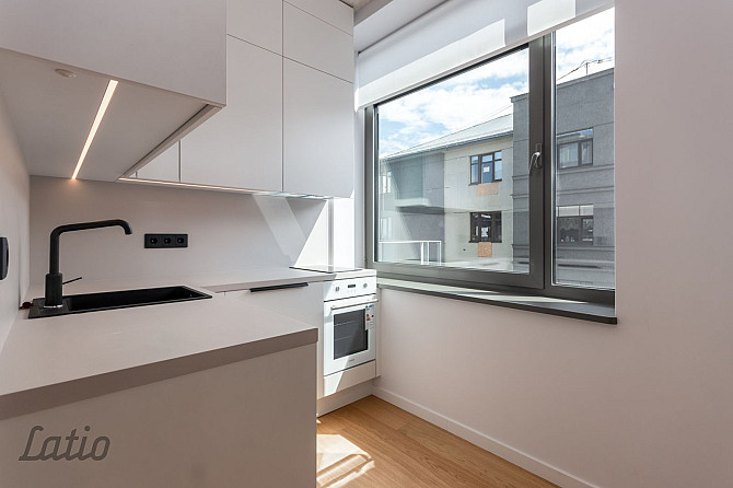 Izīrē modernu un mājīgu studijas tipa dzīvokli pašā Rīgas centrā, Stabu ielā 2A. Dzīvoklis ir pilnīb Рига - изображение 5