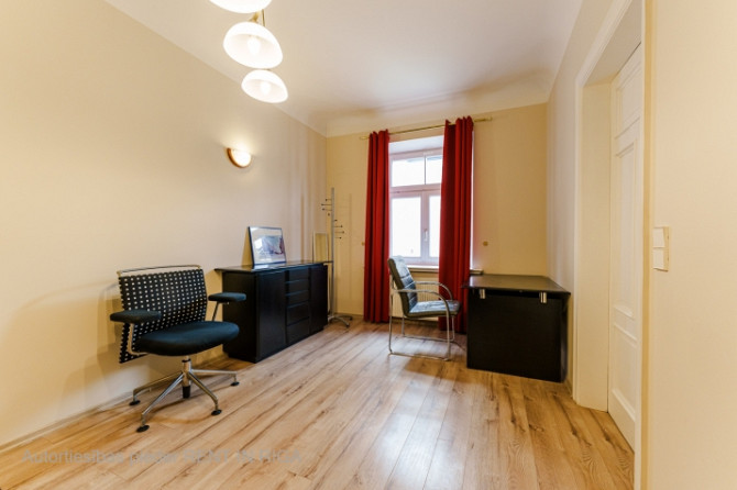 Mēbelēts divu istabu dzīvoklis klusajā centrā, renovētā ēkā, 5. stāvā (bez lifta). Rīga - foto 6