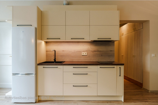 Mēbelēts divu istabu dzīvoklis klusajā centrā, renovētā ēkā, 5. stāvā (bez lifta). Rīga - foto 2