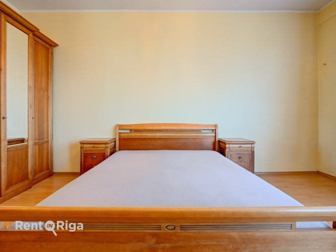 Izīrē gaišu un mājīgu dzīvokli projektā 