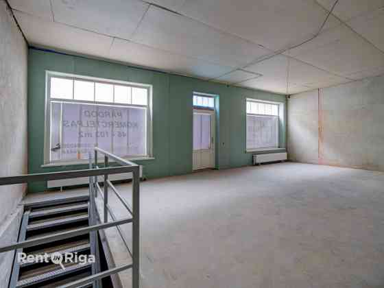 Продаются коммерческие помещения на 1 этаже + складское помещение на -1 этаже! Рига