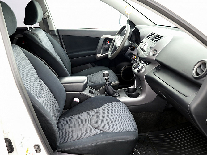 Toyota RAV4 Linea Sol 4x4 2.2 D-4D 100kW Tallina - foto 6