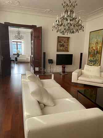 Новостройка, фасадный дом, вход с улицы, лифт, лестничная клетка после Рига