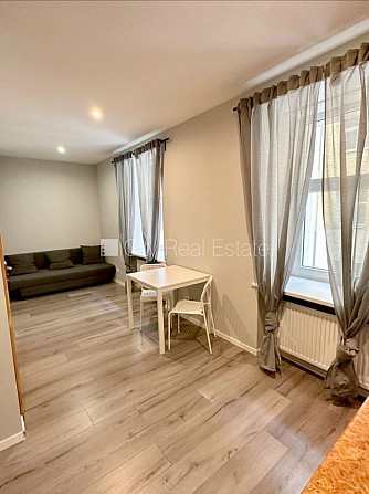 Pagalma māja, renovēta māja, labiekārtots apzaļumots pagalms, slēgts pagalms, ir lifts, Rīga - foto 2