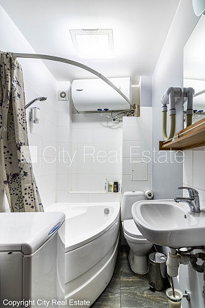 Земля в собственности, фасадный дом, реновированный дом, поменянное покрытие Рига - изображение 13