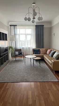 Fasādes māja, renovēta māja, restaurēta māja, vieta automašīnai, ieeja no ielas, studio Rīga - foto 7