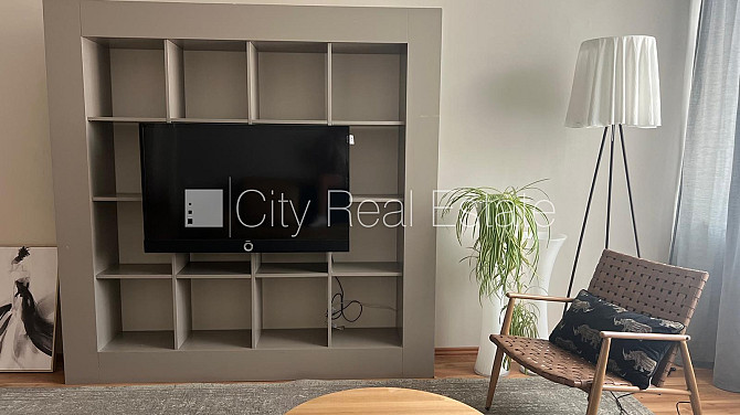 Fasādes māja, renovēta māja, restaurēta māja, vieta automašīnai, ieeja no ielas, studio Rīga - foto 8