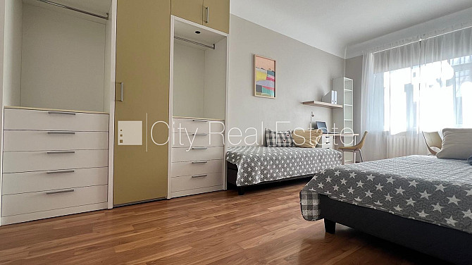 Fasādes māja, renovēta māja, restaurēta māja, vieta automašīnai, ieeja no ielas, studio Rīga - foto 11