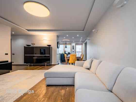 Bright and cozy 4-room apartment in residential project in the city center.  Great and quiet locatio Rīga