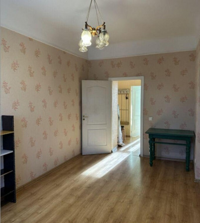 Tiek izīrēts gaišs un plašs četru istabu dzīvoklis pašā Rīgas centrā !  Dzīvoklis Rīga - foto 8