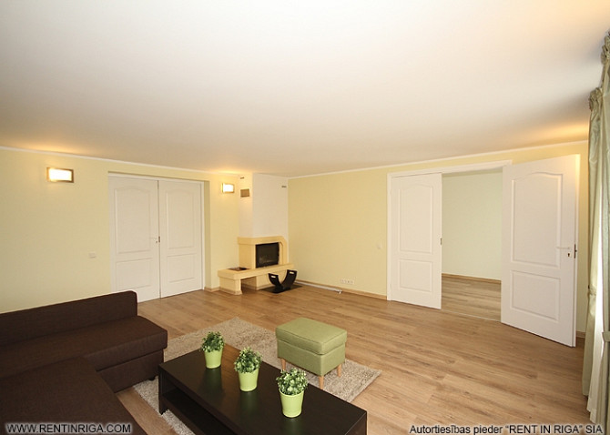 Piecu istabu dzīvoklis klusajā centrā, renovētā ēkā Pumpura ielā.  Dzīvoklim tiek veikts Rīga - foto 3