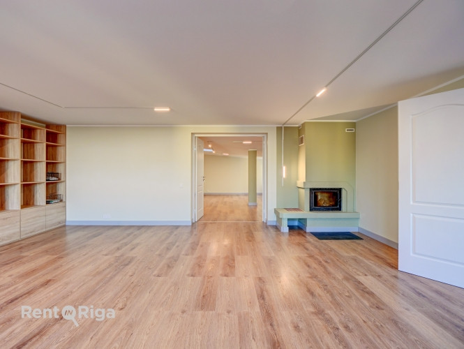 Five-room apartment in the Quiet Centre, located in a renovated building at 3 Pumpura Street.  The a Рига - изображение 14