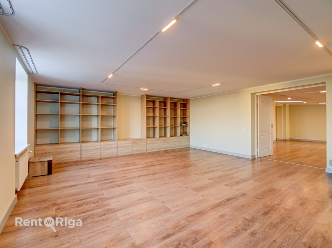 Five-room apartment in the Quiet Centre, located in a renovated building at 3 Pumpura Street.  The a Рига - изображение 15