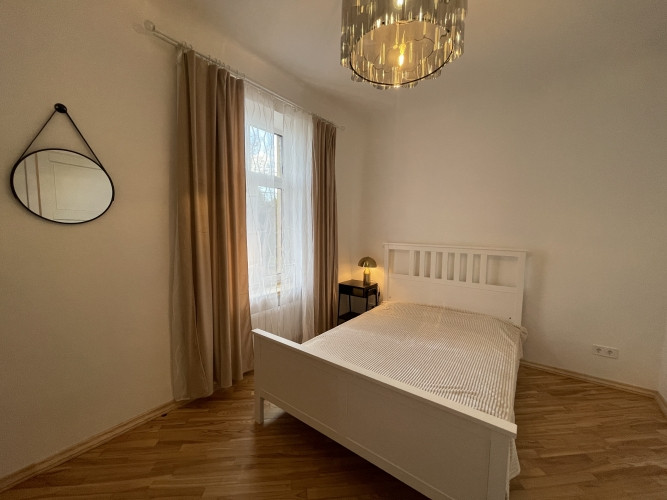 Tikko izremontēts 4 istabu dzīvoklis ar skatu uz parku Rīgas centrā.  Tiek izīrēts pilnībā Rīga - foto 1