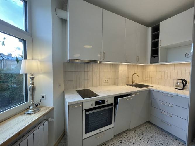 Tikko izremontēts 4 istabu dzīvoklis ar skatu uz parku Rīgas centrā.  Tiek izīrēts pilnībā Rīga - foto 7